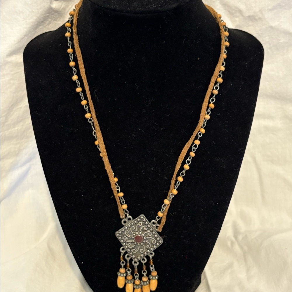 Elegant Silver and Brown Pendant Necklace